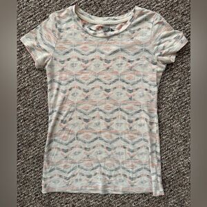 Mossimo Supply Co Women's Tee Shirt short sleeve. Size XS. Creme w/ Orange Navy